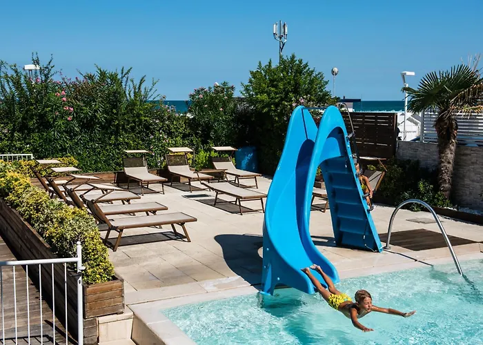 Fedora Riccione - Fronte Mare